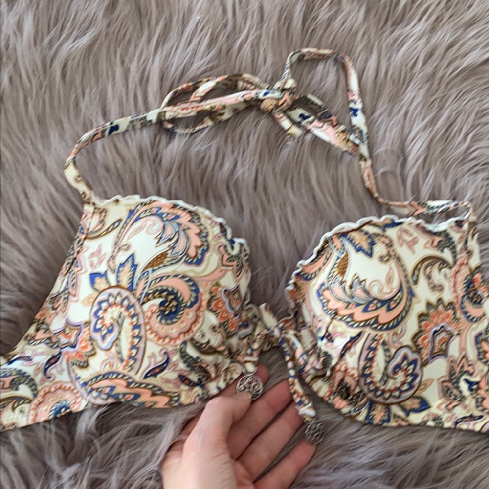 H&M Padded Top Bikini and Ruffle Bottom - Picture 4 of 10